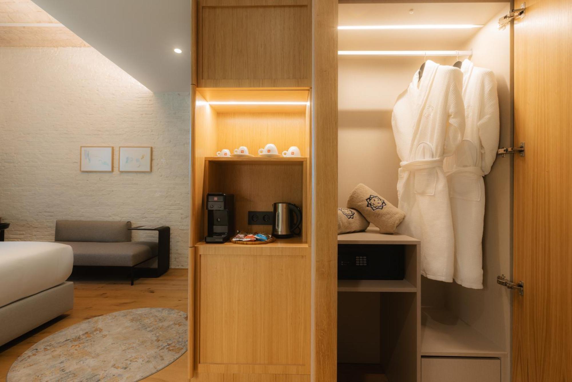 Cavalta Boutique Hotel - Small Luxuy Hotels เซบีญา ภายนอก รูปภาพ